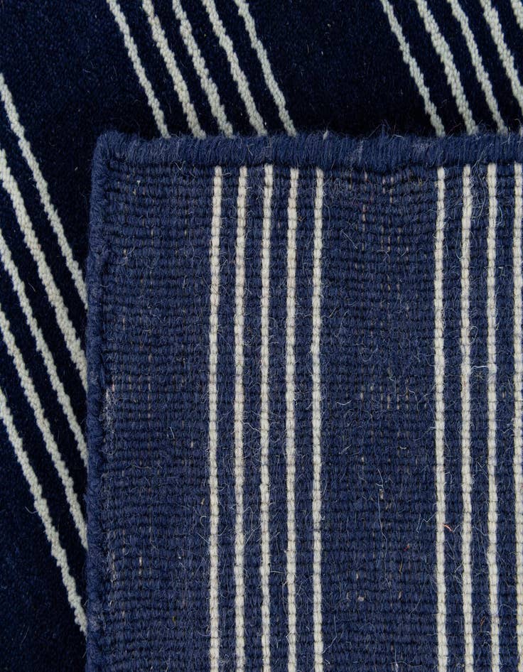 Detail image of 2' 2 x 3' 2  Hand Woven Jill Zarin Natural Wool Rug