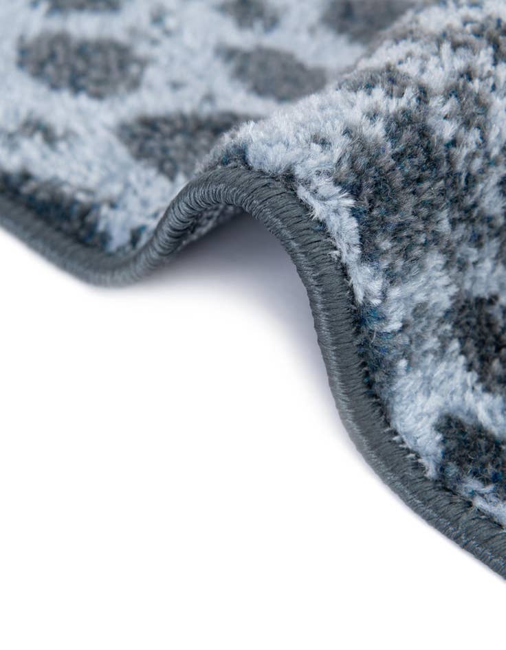 Detail image of 4' x 6' Kamala Washable Rug