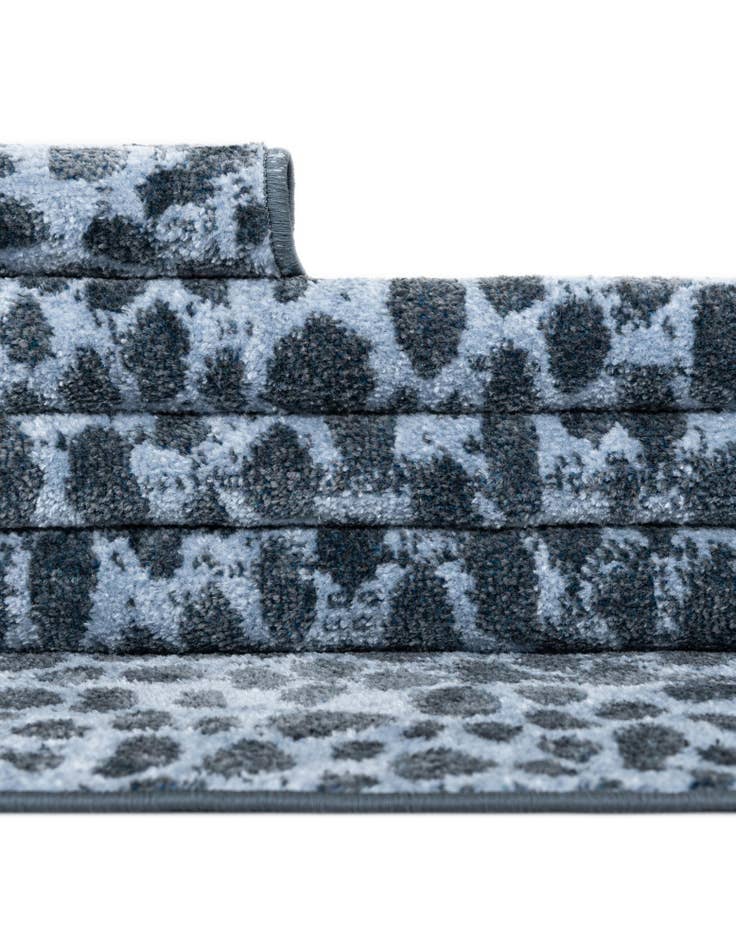 Detail image of 7' 10 x 10' Kamala Washable Rug