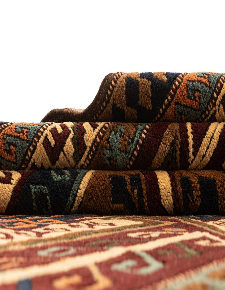 Detail image of 4' 10 x 7' 2 Hand Knotted Kars Wool Rug