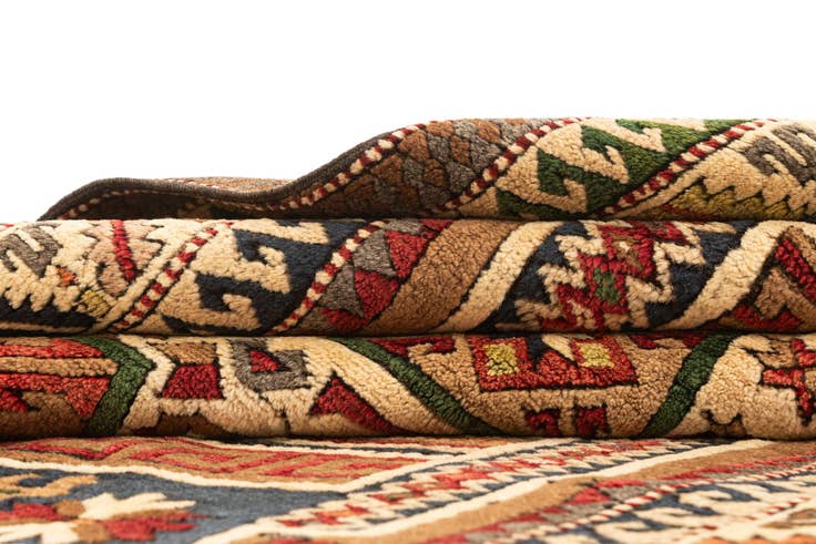 Detail image of 4' 4 x 6' 6 Hand Knotted Kars Wool Rug