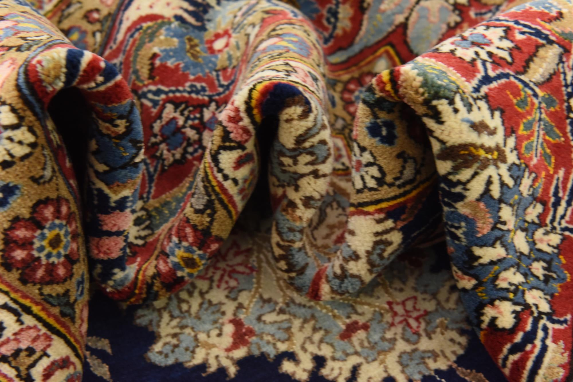 7' x 10' 8 Hand Knotted Kashan Persian Rug