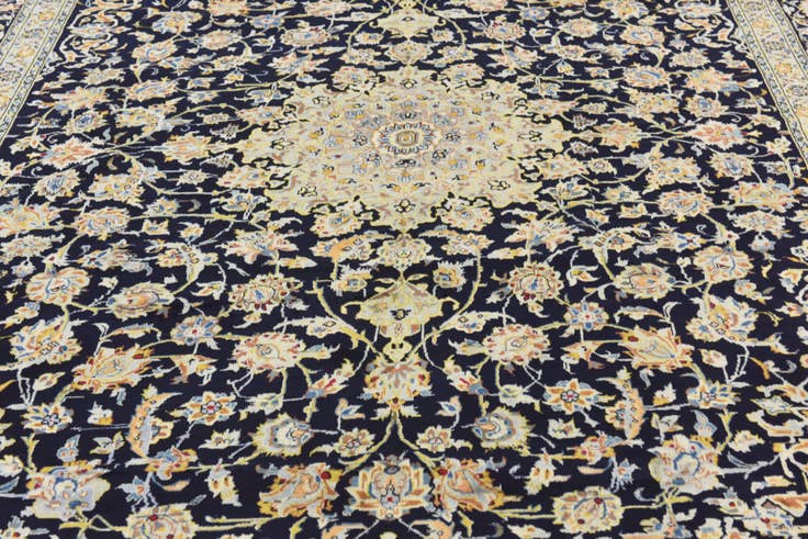 Detail image of 8' 9 x 12' 5 Hand Knotted Kashan Persian Wool Rug