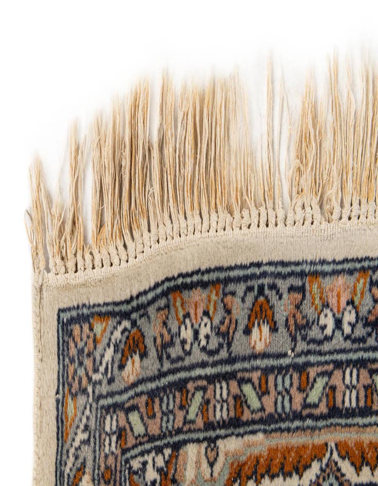 Detail image of 4' 8 x 7' 9  Hand Knotted Kashmir Oriental Wool Rug