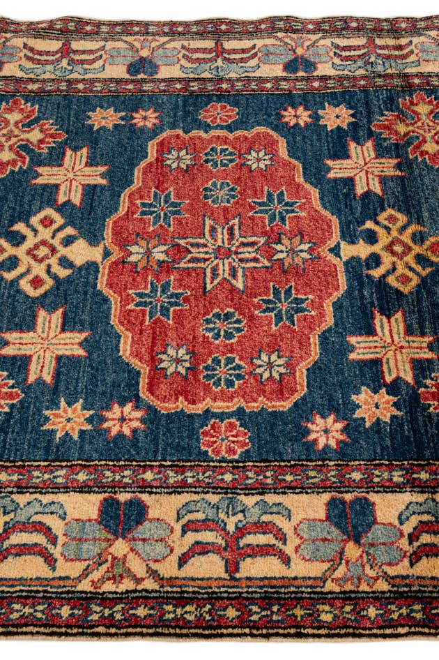 Detail image of 4' x 6' 9 Hand Knotted Kazak Wool Rug