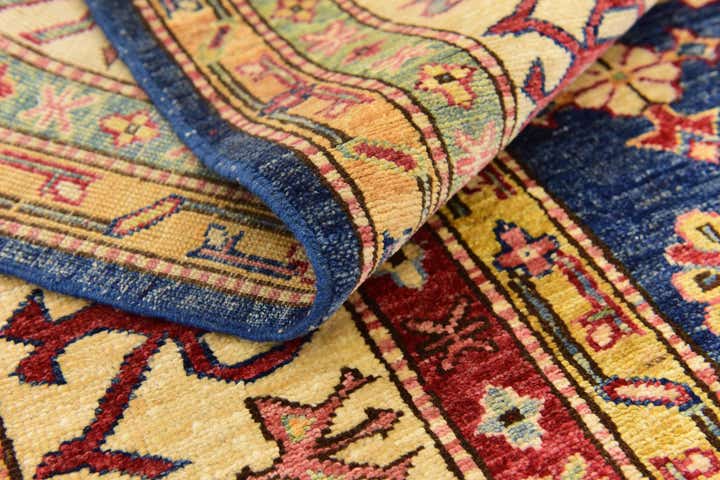 4' 10 x 6' 4 Hand Knotted Kazak Rug