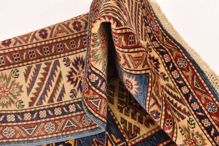 5' 9 x 7' 4 Hand Knotted Kazak Oriental Rug