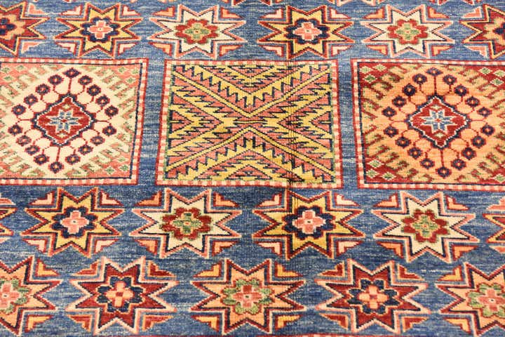 5' 9 x 7' 4 Hand Knotted Kazak Oriental Rug