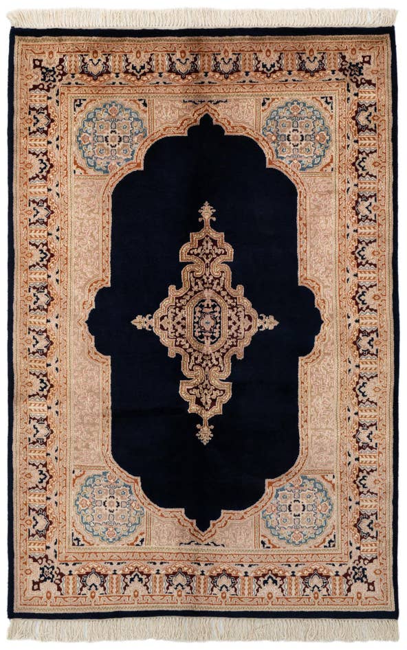 Detail image of 4' 4 x 6' 7 Hand Knotted Kerman Wool Rug