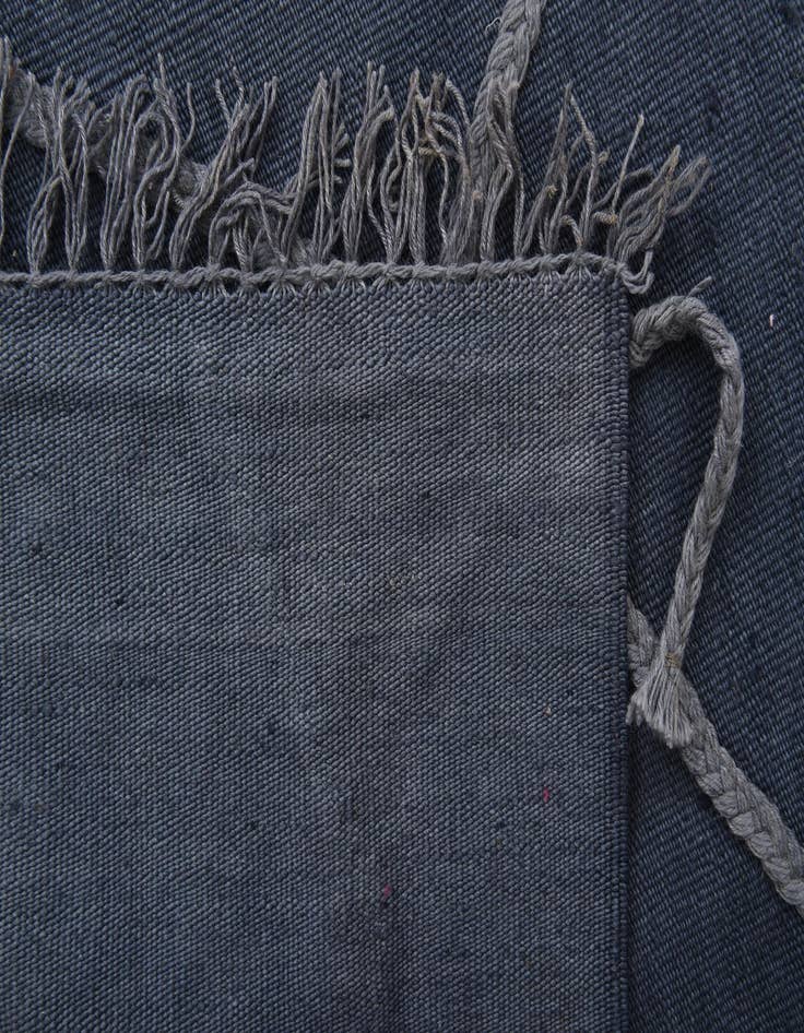 Detail image of 4' 9 x 7'  Hand Woven Kilim Modern Wool Rug