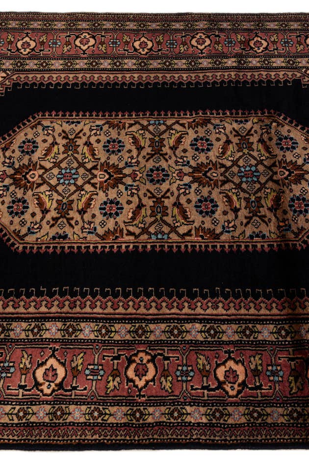 Detail image of 4' 1 x 6' 2 Hand Knotted Lahour Oriental Wool Rug