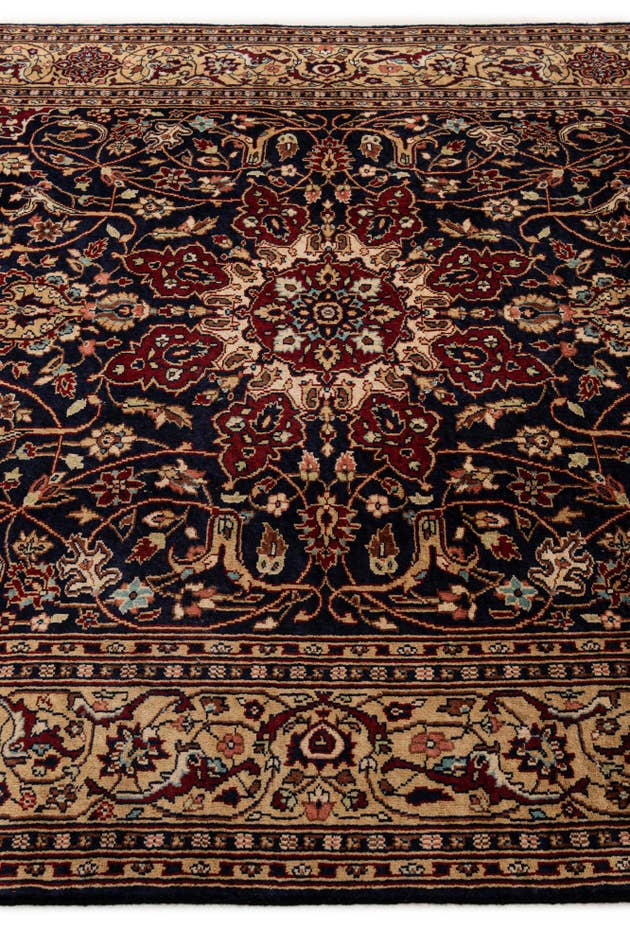 Detail image of 5' 9 x 8' 10 Hand Knotted Lahour Wool Rug