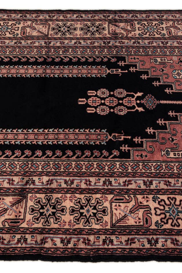 Detail image of 4' 2 x 6' 9 Hand Knotted Lahour Oriental Wool Rug