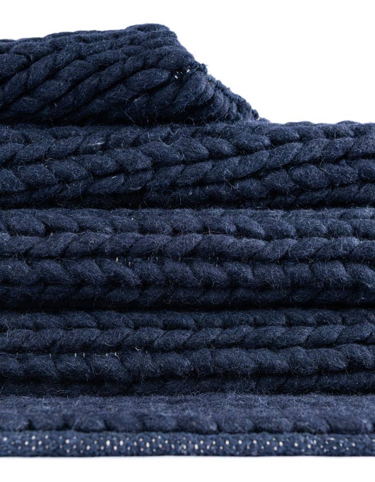 Detail image of 9' x 12' Hand Woven Lana New Zealand Wool Rug