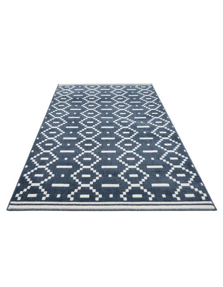 5' 3 x 7' 8 Lattice Rug