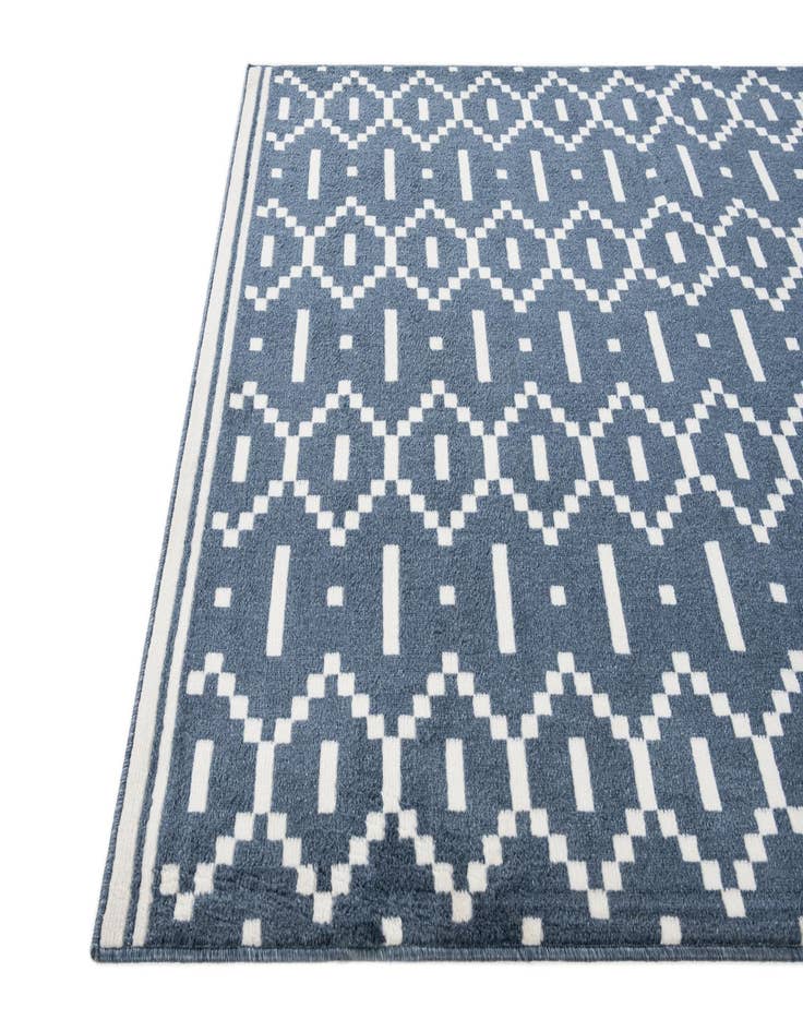 Detail image of 5' 3 x 7' 8 Lattice Rug