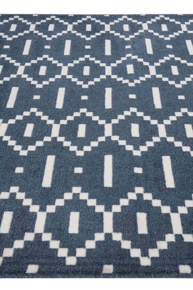 Detail image of 5' 3 x 7' 8 Lattice Rug
