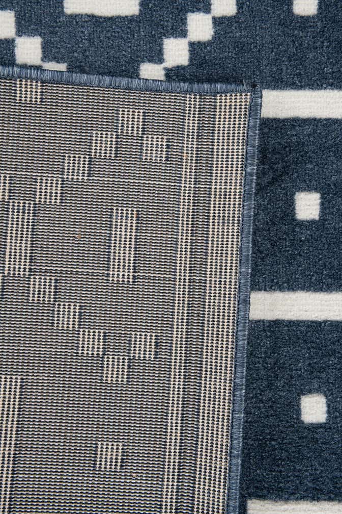 5' 3 x 7' 8 Lattice Rug