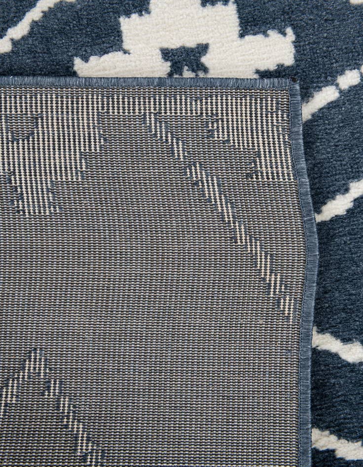 Detail image of 5' 3 x 7' 7 Lattice Rug