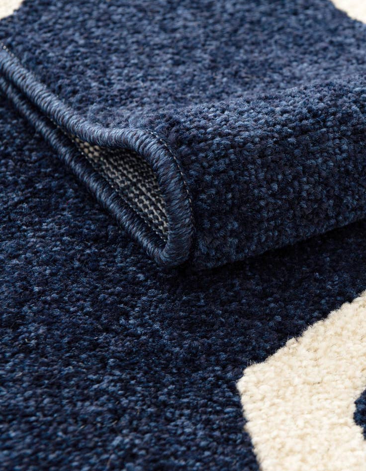 Detail image of 5' 3 x 8' Lattice Rug