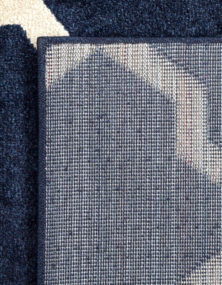 Detail image of 5' 3 x 8' Lattice Rug