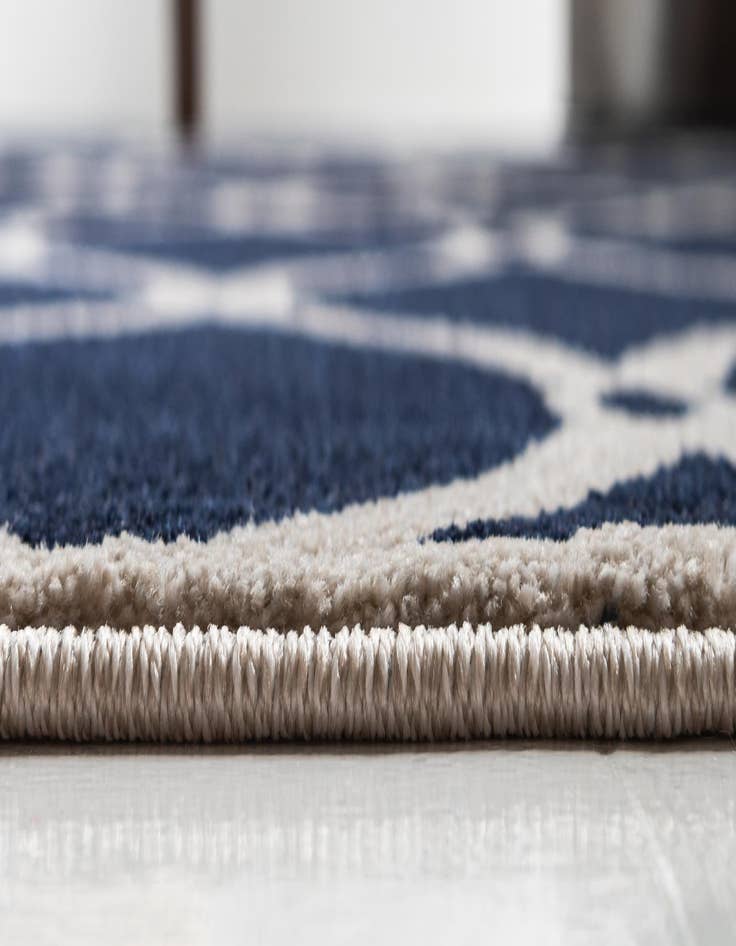 Detail image of 9' x 12' Lattice Rug