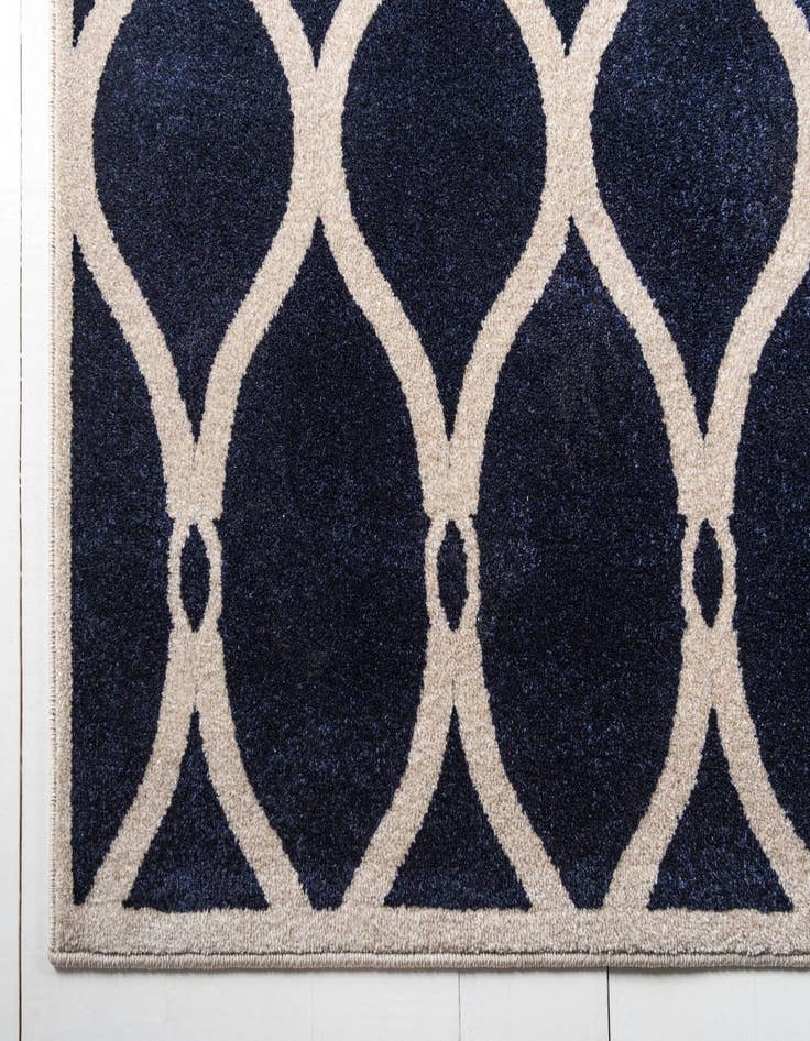Detail image of 9' x 12' Lattice Rug
