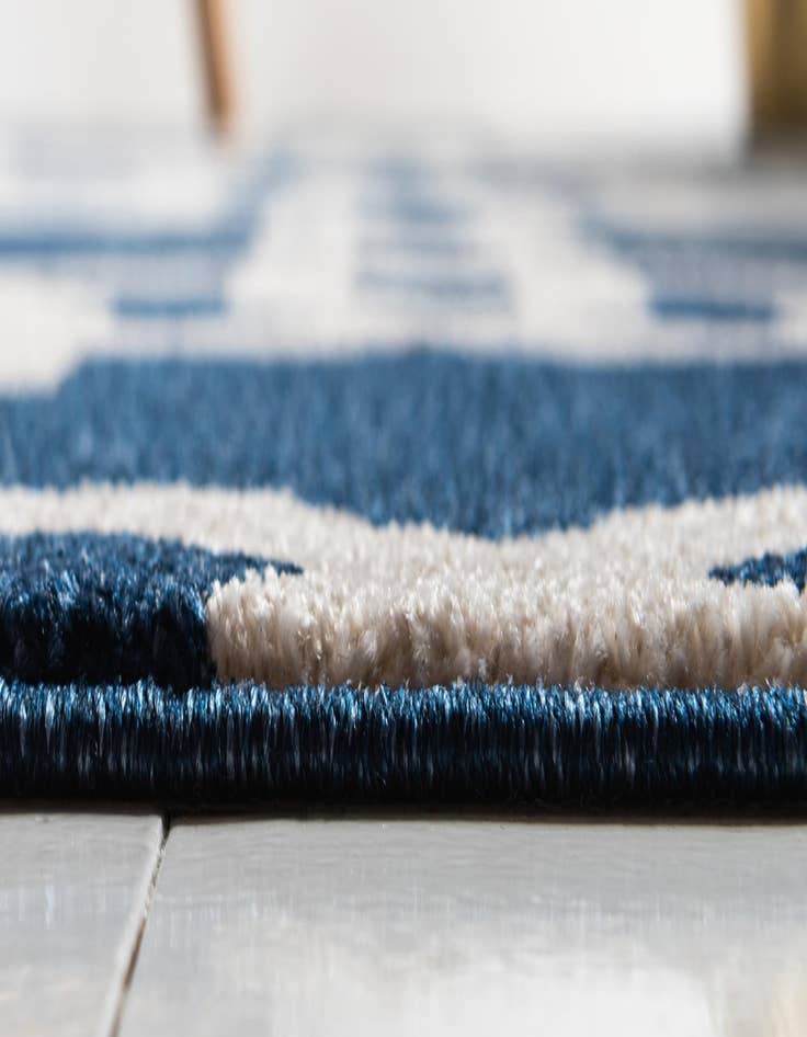 Detail image of 7' x 10' Lattice Rug