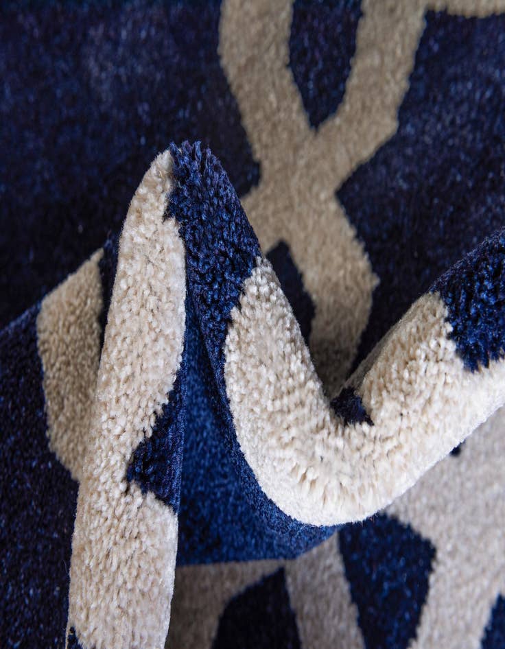 Detail image of 9' x 12' Lattice Rug