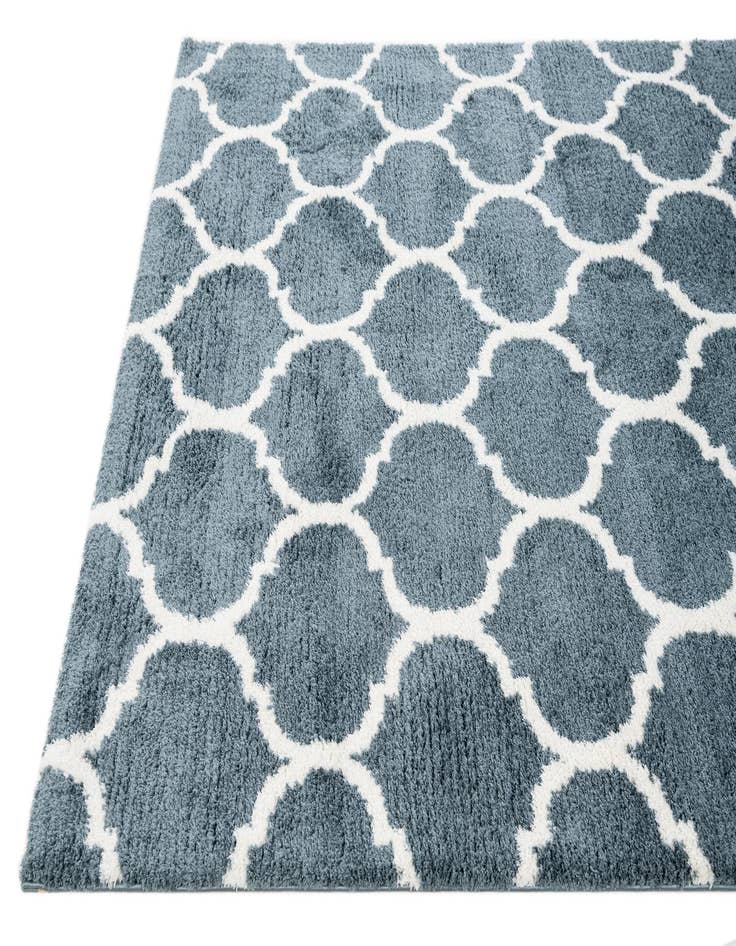 Detail image of 5' 2 x 7' 7 Lattice Shag Rug