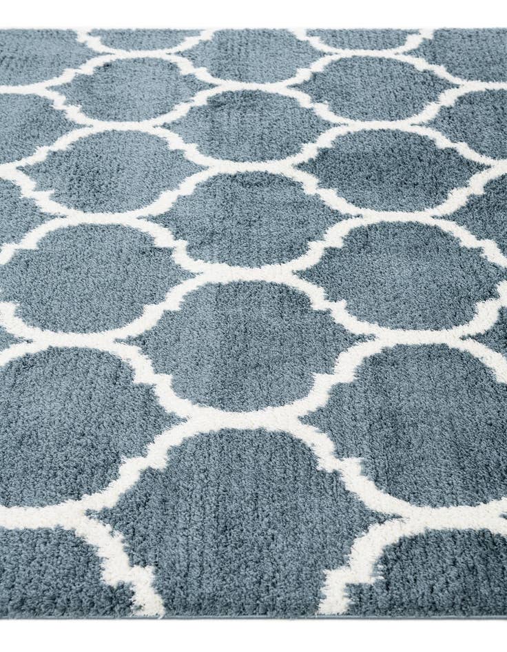 Detail image of 5' 2 x 7' 7 Lattice Shag Rug