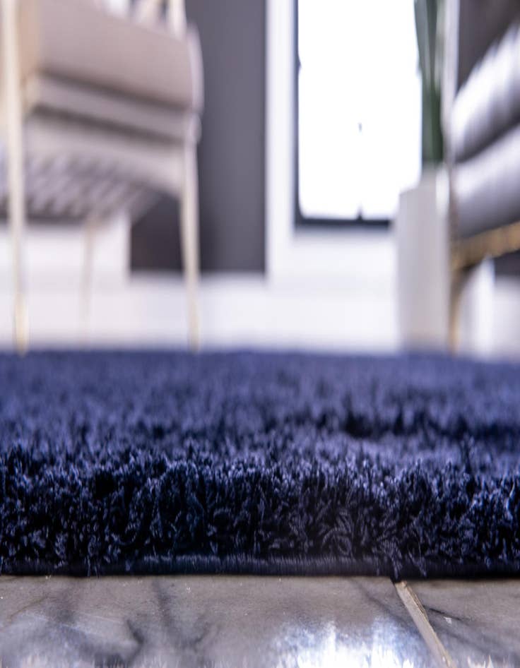 Detail image of 8' x 10' Lattice Shag Rug