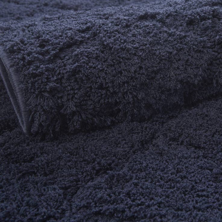 Detail image of 9' x 12' Lattice Shag Rug