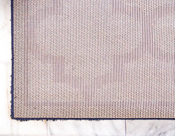 Detail image of 9' x 12' Lattice Shag Rug