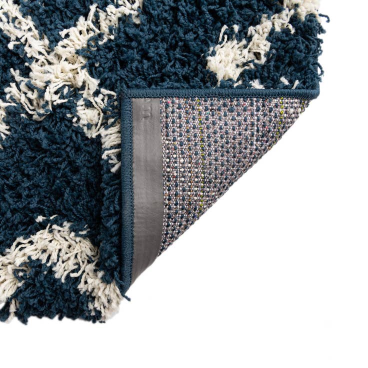 Detail image of 9' x 12' Lattice Shag Rug