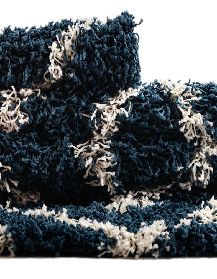 Detail image of 4' x 6' Lattice Shag Rug