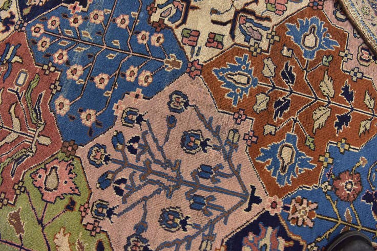 Detail image of 9' 4 x 11' 8 Hand Knotted Liliyan Persian Wool Rug