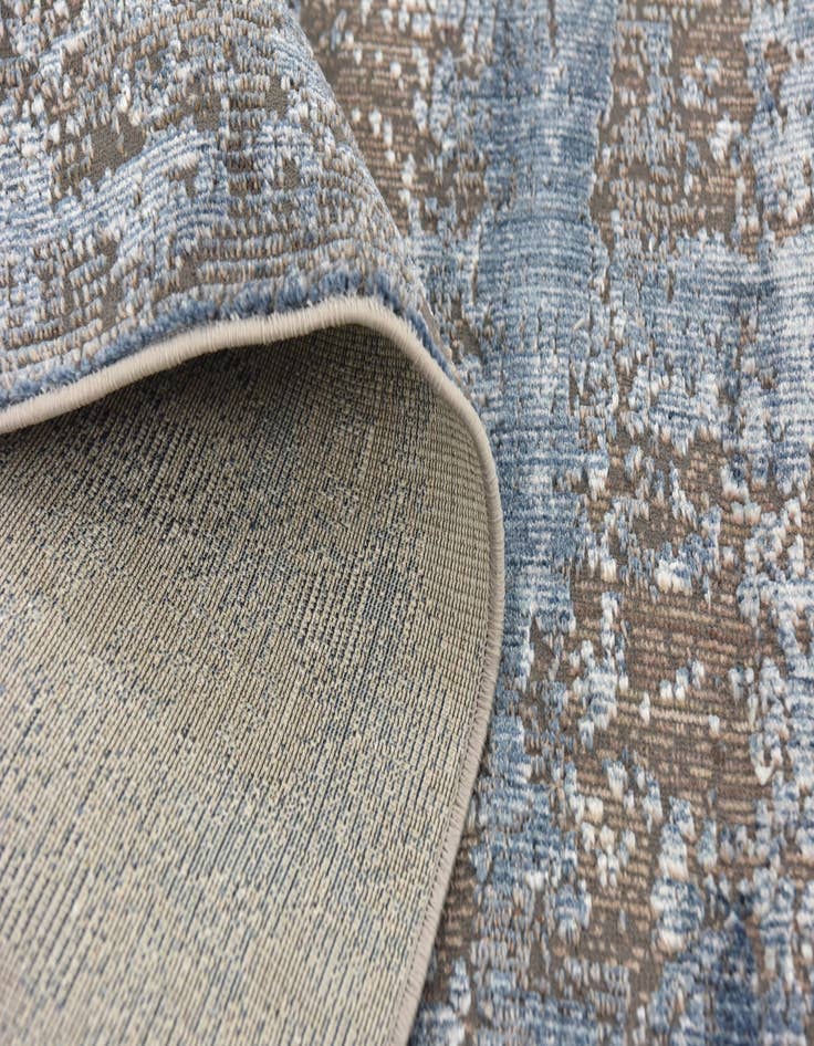 Detail image of 5' x 7' 7 Loft Rug