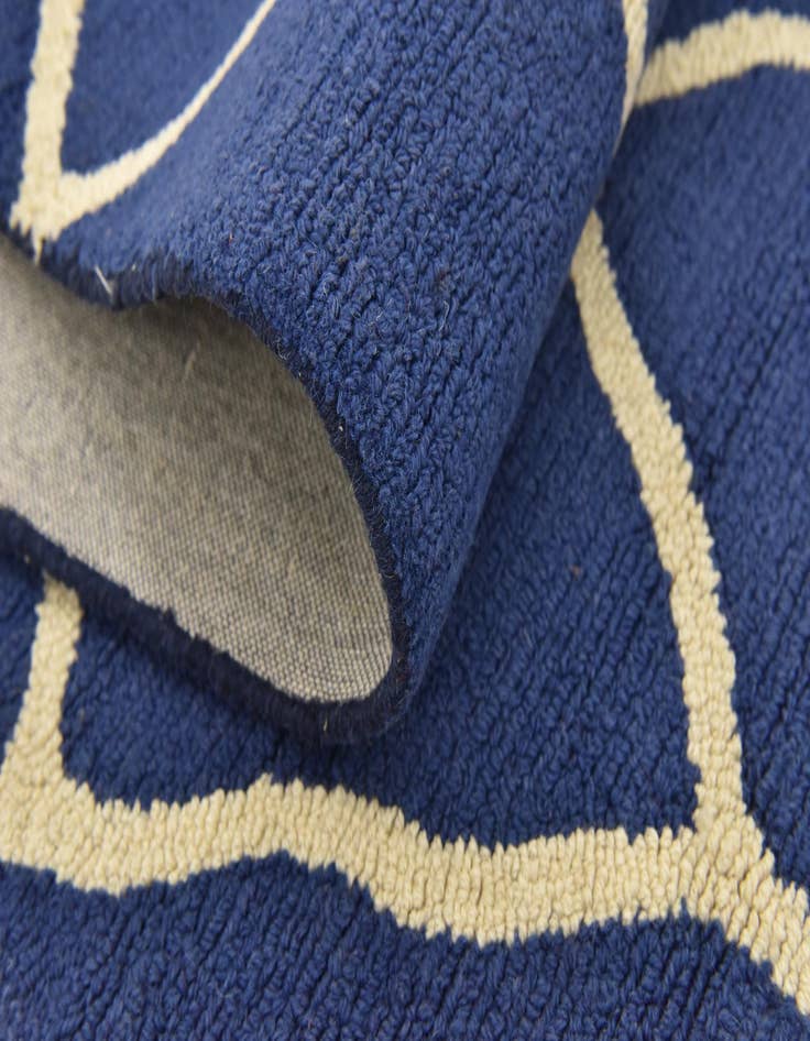 Detail image of 3' 6 x 5' 4 Luna Wool Rug