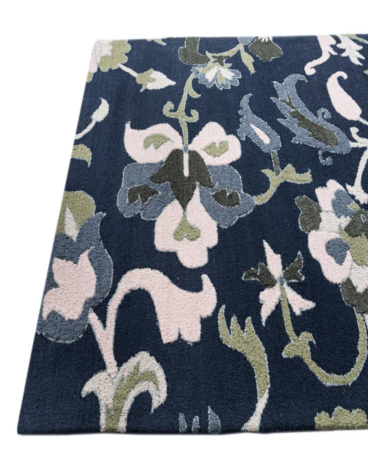 Detail image of 5' 2 x 8' Luna Rug