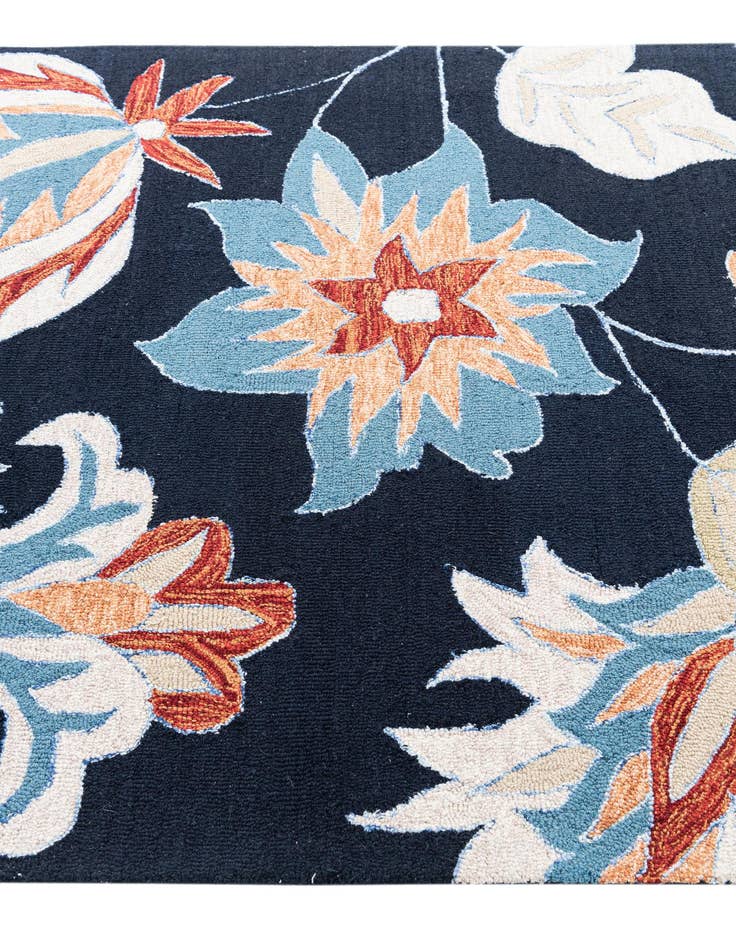 Detail image of 5' 1 x 8' Luna Rug