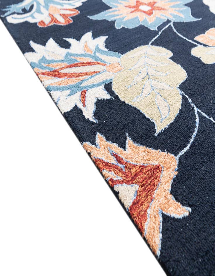Detail image of 5' 1 x 8' Luna Rug