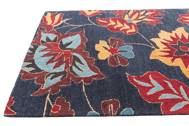 Detail image of 5' 1 x 8' Luna Rug