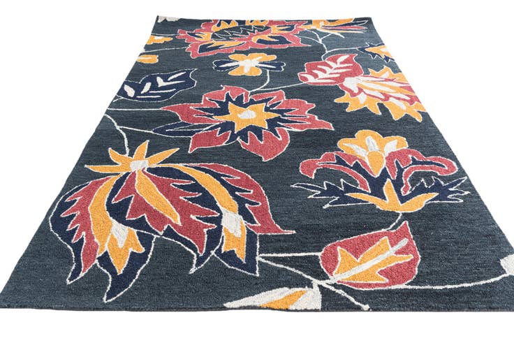 Detail image of 5' 1 x 8' Luna Rug