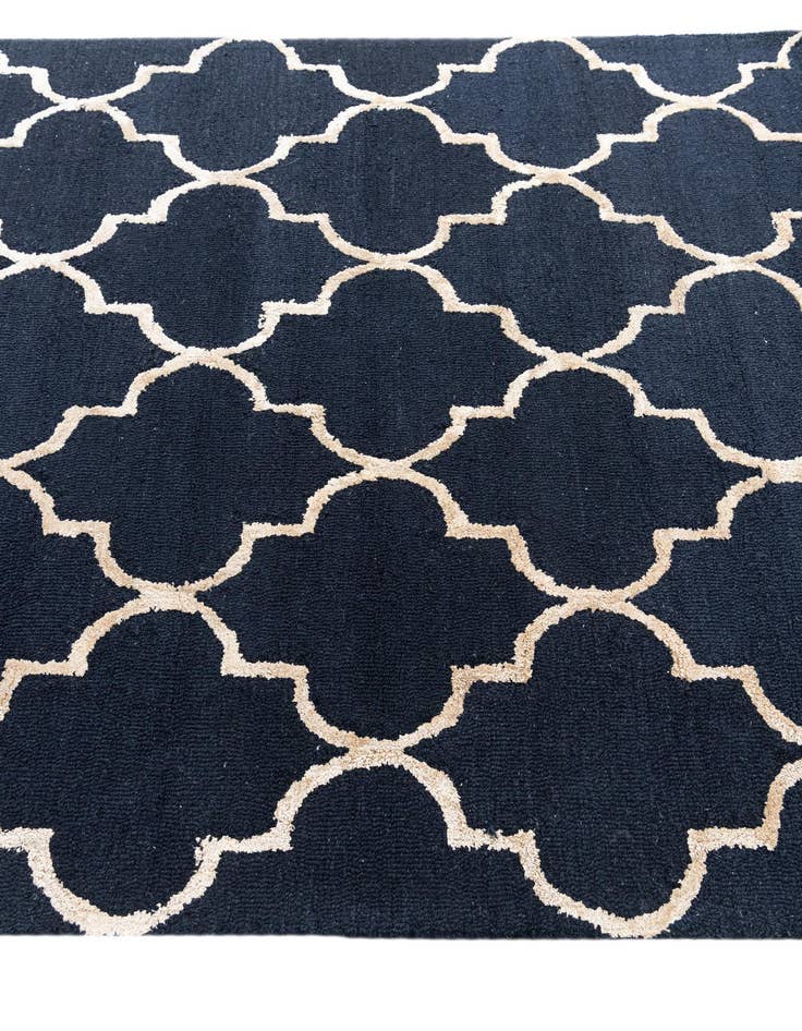 Detail image of 5' x 7' 7 Luna Rug