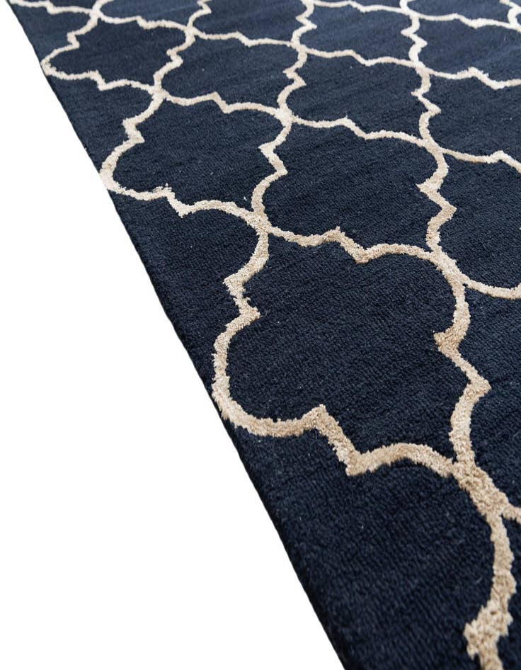 Detail image of 5' x 7' 7 Luna Rug