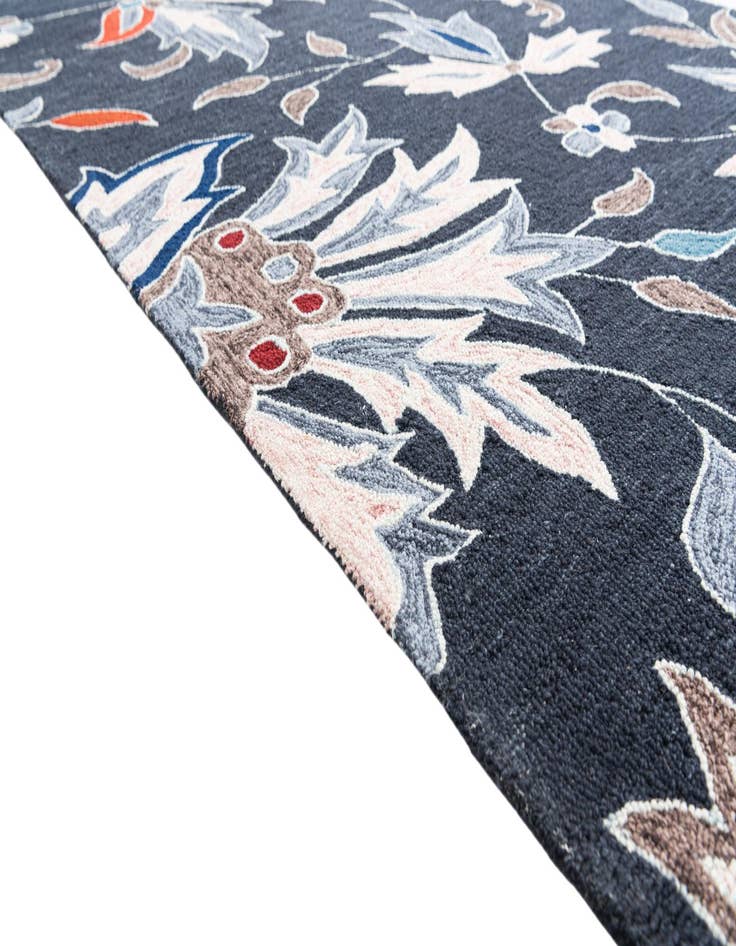Detail image of 5' 2 x 8' Luna Rug