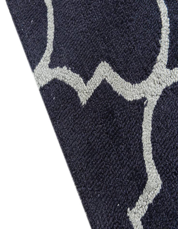 Detail image of 3' x 5' Luna Rug