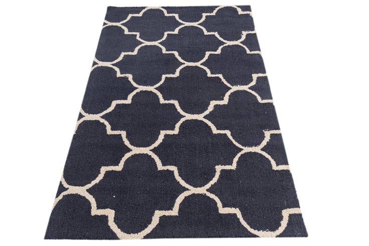 Detail image of 3' x 5' Luna Rug