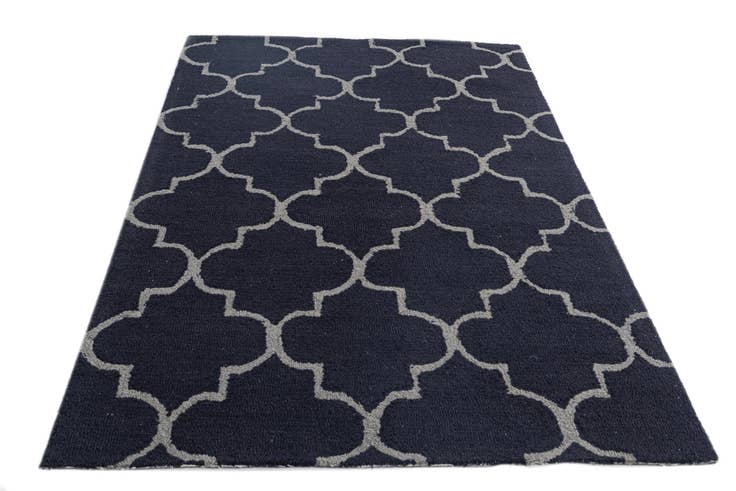 Detail image of 4' 1 x 6' Luna Rug